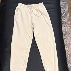 Women’s Forever 21 Cream sweatpants with pockets
